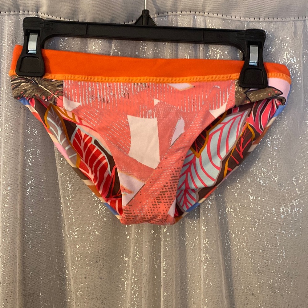 GIrl’s MAAJI reversible bathing suit